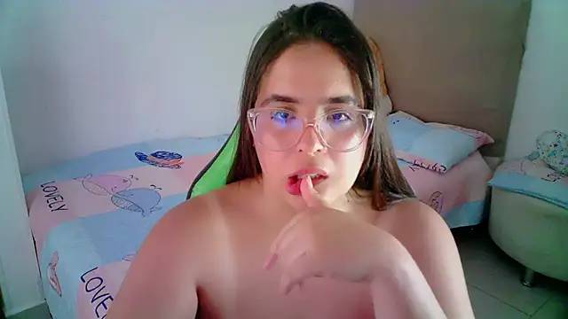 Snapshot of _alicia_z chatting on January 15, 11:40 pm alicia z online show from January 15, 11:40 pm