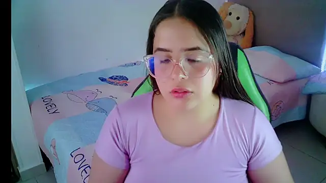 Snapshot of _alicia_z chatting on January 19, 8:19 pm alicia z online show from January 19, 8:19 pm