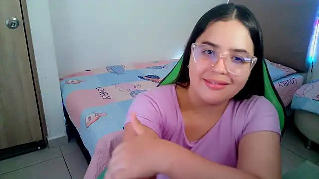 Snapshot of _alicia_z chatting on February 22, 12:16 am alicia z online show from February 22, 12:16 am