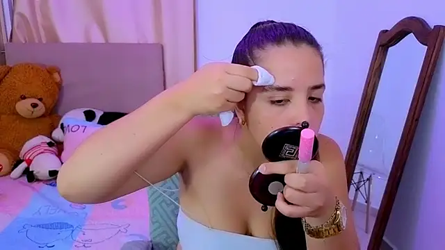 Snapshot of _alicia_z chatting on February 19, 4:19 am alicia z online show from February 19, 4:19 am