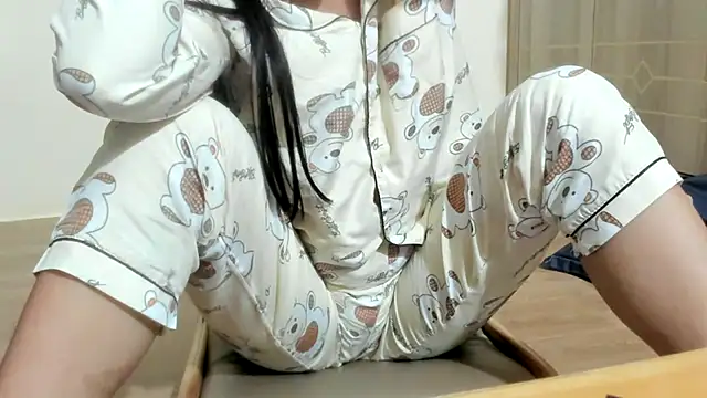 Snapshot of Beauty_Asian_Tina chatting on February 7, 8:01 am Beauty Asian Tina online show from February 7, 8:01 am