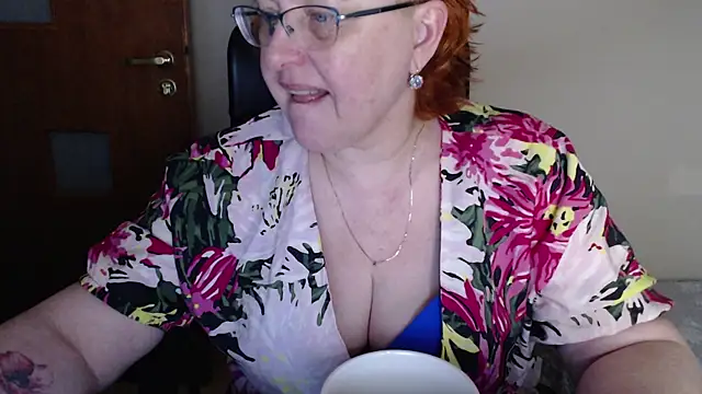 JoannaAndNeighbour online show from March 3, 10:17 am