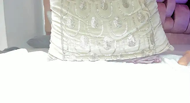 whiite snow online show from December 21, 4:03 pm