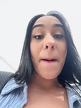 Snapshot of __IRIS__ chatting on June 12, 2:16 pm IRIS online show from June 12, 2:16 pm