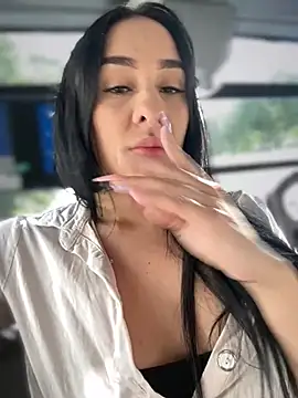 Snapshot of __IRIS__ chatting on July 14, 1:17 pm IRIS online show from July 14, 1:17 pm