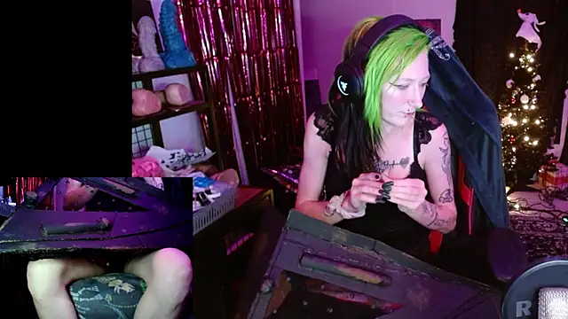 alicewonder09 online show from December 17, 4:18 am