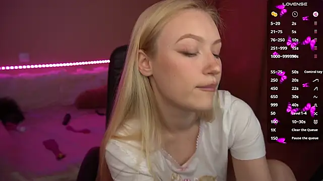 Snapshot of AmandaFiree chatting on May 29, 9:02 pm AmandaFiree online show from May 29, 9:02 pm