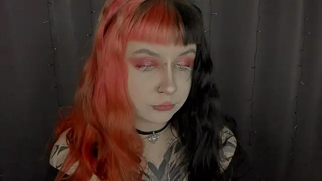 t0riayun0 online show from February 20, 10:05 am