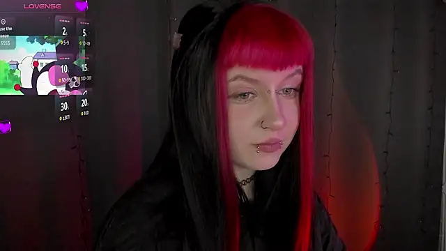 t0riayun0 online show from February 25, 7:01 pm