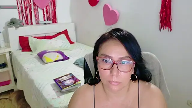 hottplay online show from February 23, 5:21 pm