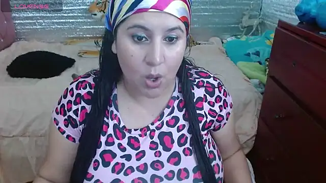 EMILY-NESSA online show from March 19, 4:34 pm