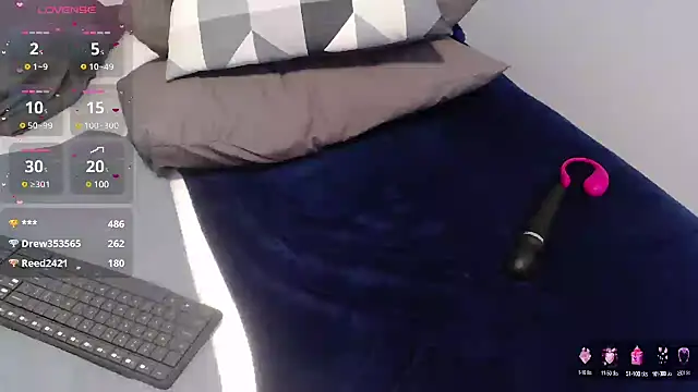 Snapshot of Agatha6969x chatting on February 11, 3:51 pm Agatha6969x online show from February 11, 3:51 pm