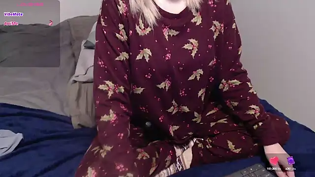 Snapshot of Agatha6969x chatting on March 21, 12:18 am Agatha6969x online show from March 21, 12:18 am