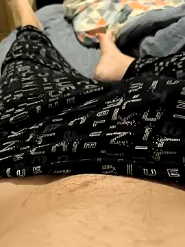 Snapshot of handsometurkish chatting on January 10, 4:51 pm handsometurkish online show from January 10, 4:51 pm