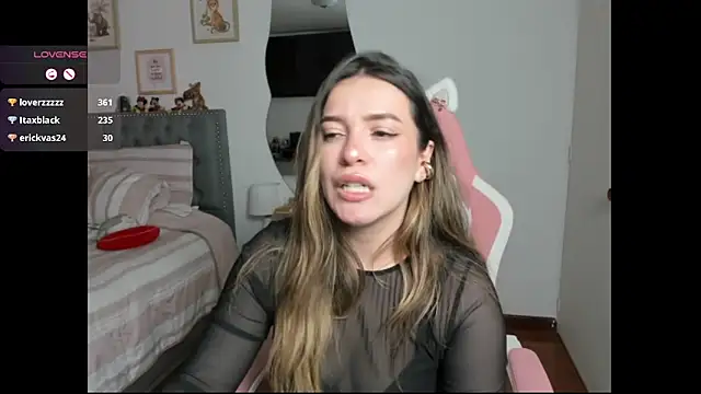 Snapshot of samysweet_8 chatting on March 18, 9:10 pm samysweet 8 online show from March 18, 9:10 pm