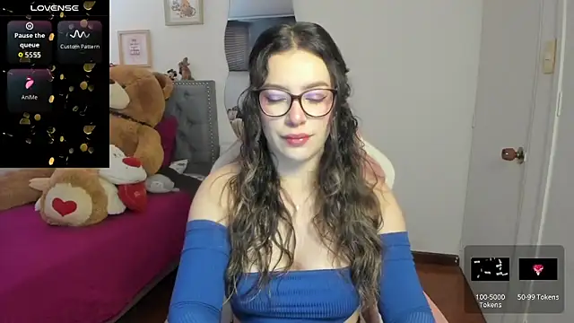 Snapshot of samysweet_8 chatting on February 7, 1:37 pm samysweet 8 online show from February 7, 1:37 pm