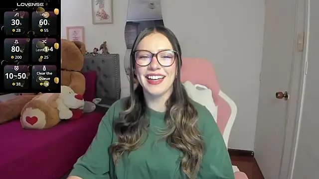 Snapshot of samysweet_8 chatting on February 10, 12:53 pm samysweet 8 online show from February 10, 12:53 pm