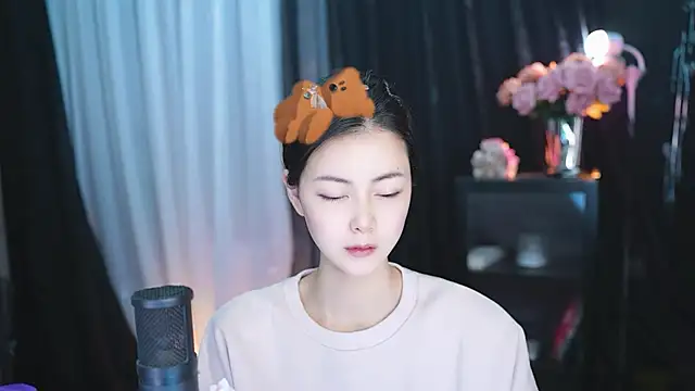 Ocean--Lili online show from March 17, 2:12 pm