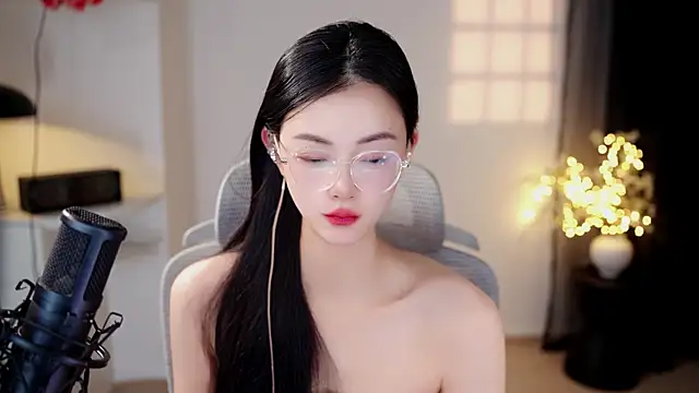 Ocean--Lili online show from July 13, 2:20 pm