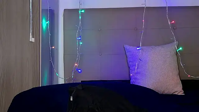 AnnJey online show from December 8, 8:36 pm