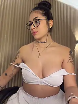 Sarasanders 4 online show from April 9, 2:00 am