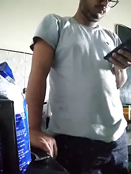 thebrownboi01 online show from April 8, 1:49 am