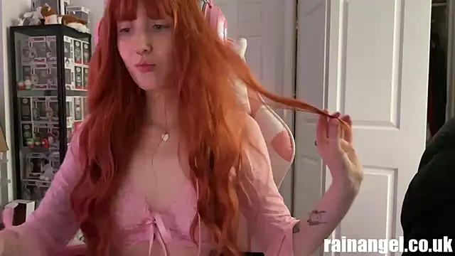 Snapshot of rainangel1 chatting on January 31, 3:44 pm rainangel1 online show from January 31, 3:44 pm
