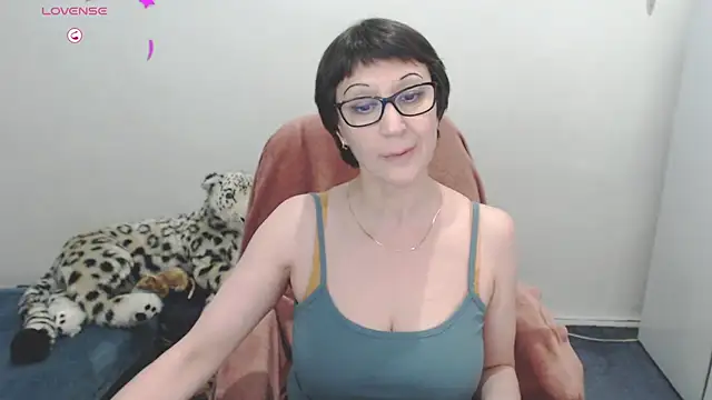 Snapshot of Ammillia chatting on January 17, 9:39 am Ammillia online show from January 17, 9:39 am