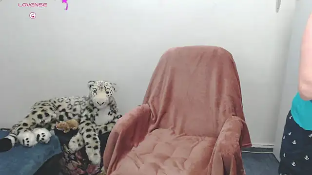 Snapshot of Ammillia chatting on January 21, 1:11 pm Ammillia online show from January 21, 1:11 pm