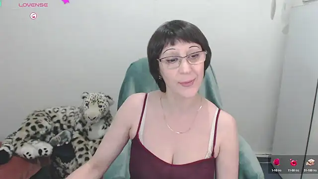 Snapshot of Ammillia chatting on February 16, 6:10 am Ammillia online show from February 16, 6:10 am