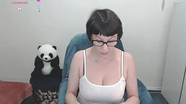 Snapshot of Ammillia chatting on February 23, 9:26 pm Ammillia online show from February 23, 9:26 pm