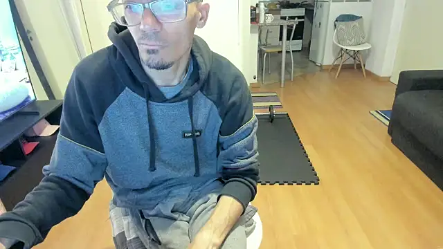 guachin hunk online show from September 9, 2:49 pm