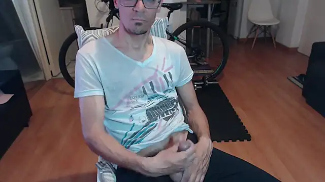 guachin hunk online show from September 22, 3:30 am