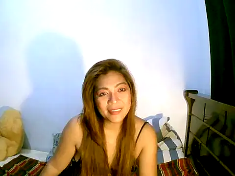 Snapshot of sweetvirginia01 chatting on February 16, 6:43 pm sweetvirginia01 online show from February 16, 6:43 pm