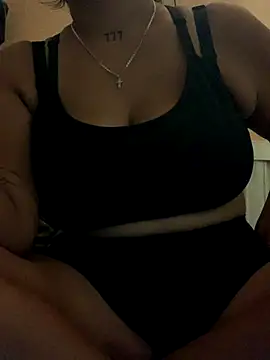 Snapshot of Madsion23 chatting on October 19, 9:59 pm Madsion23 online show from October 19, 9:59 pm