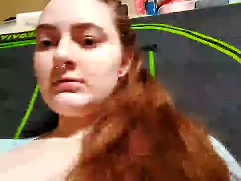 Snapshot of Snowbunnycake_131 chatting on February 2, 7:41 am Snowbunnycake 131 online show from February 2, 7:41 am