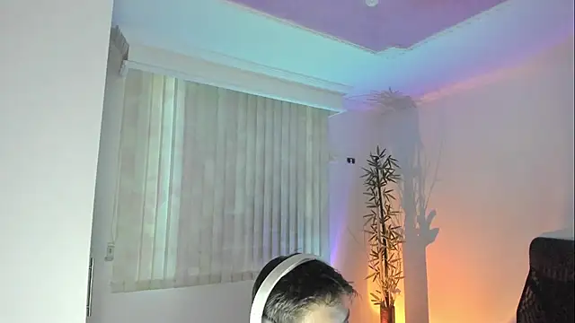 Snapshot of Giordano_Russo chatting on July 6, 10:34 pm Giordano Russo online show from July 6, 10:34 pm