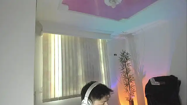 Snapshot of Giordano_Russo chatting on July 30, 4:39 pm Giordano Russo online show from July 30, 4:39 pm