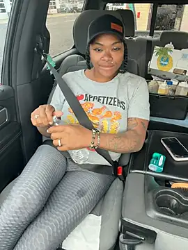 HaloRodeoLover2 online show from March 27, 6:29 pm