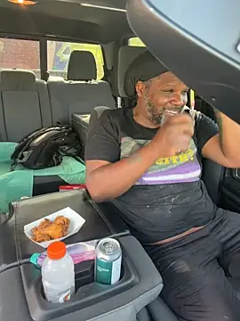 HaloRodeoLover2 online show from April 4, 8:50 pm