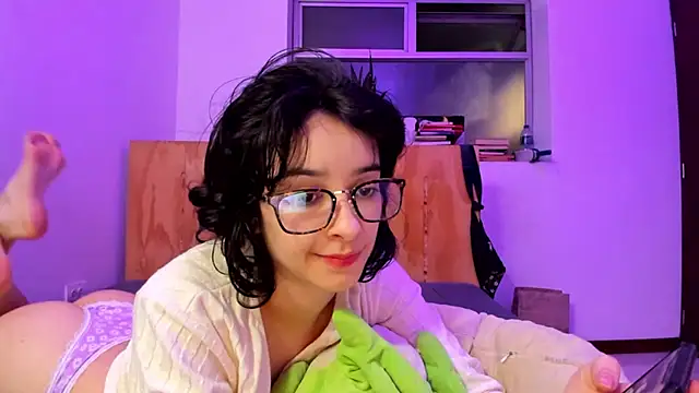 Snapshot of _Lunnaa_ chatting on January 1, 3:02 am Lunnaa online show from January 1, 3:02 am