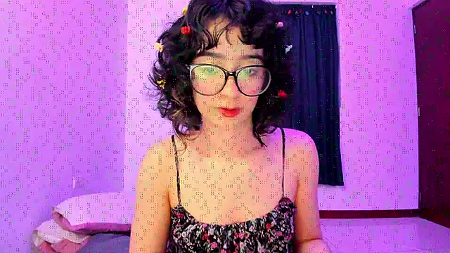 Snapshot of _Lunnaa_ chatting on November 14, 11:35 pm Lunnaa online show from November 14, 11:35 pm