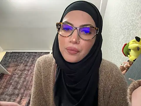 GumusGuray online show from February 28, 12:52 pm