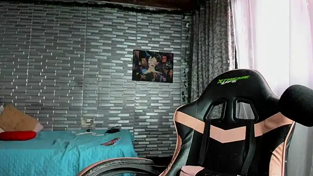 Ginger Sweetty online show from March 28, 11:15 pm