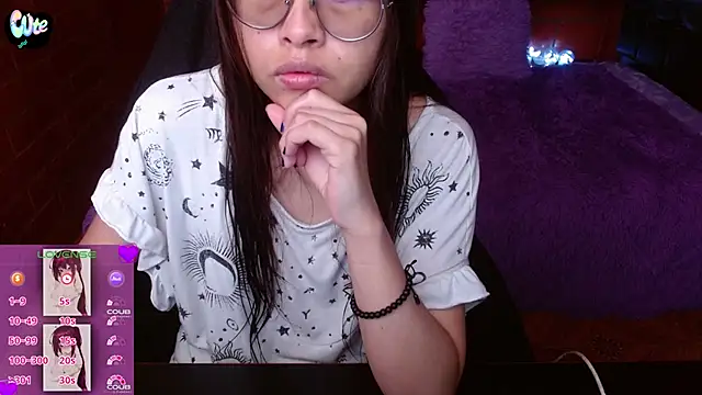 Snapshot of MidoriQuiinn chatting on June 4, 4:02 pm MidoriQuiinn online show from June 4, 4:02 pm