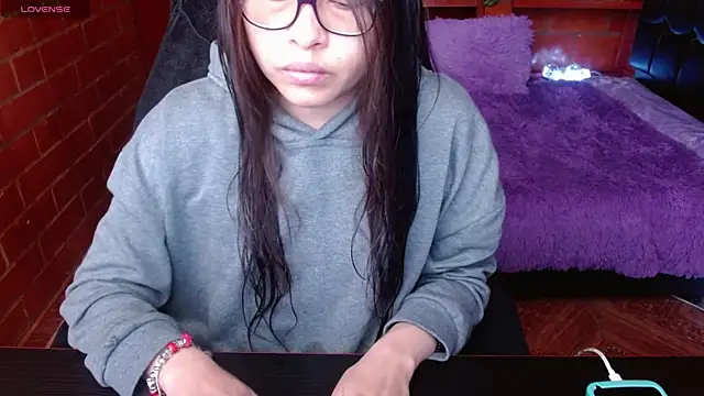 Snapshot of MidoriQuiinn chatting on July 22, 4:10 pm MidoriQuiinn online show from July 22, 4:10 pm