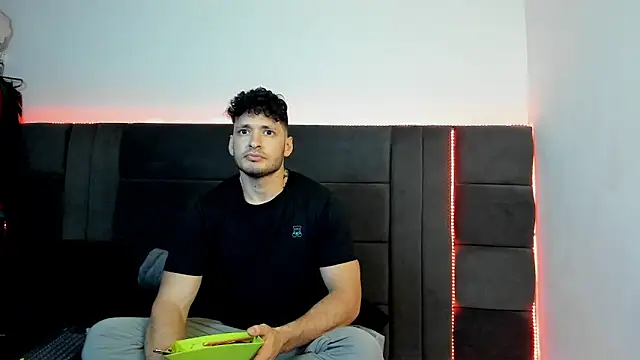 alejandro  2 online show from January 31, 7:11 pm