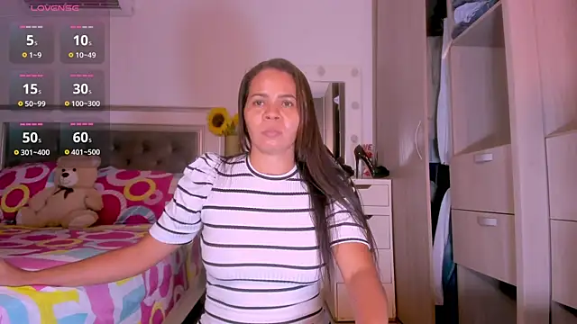 sharonDulce online show from April 8, 3:39 am