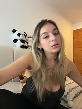 oriana zoeee online show from February 27, 8:42 pm