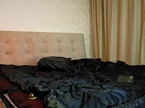 Snapshot of -Yummybabes- chatting on December 5, 6:37 pm -Yummybabes- online show from December 5, 6:37 pm